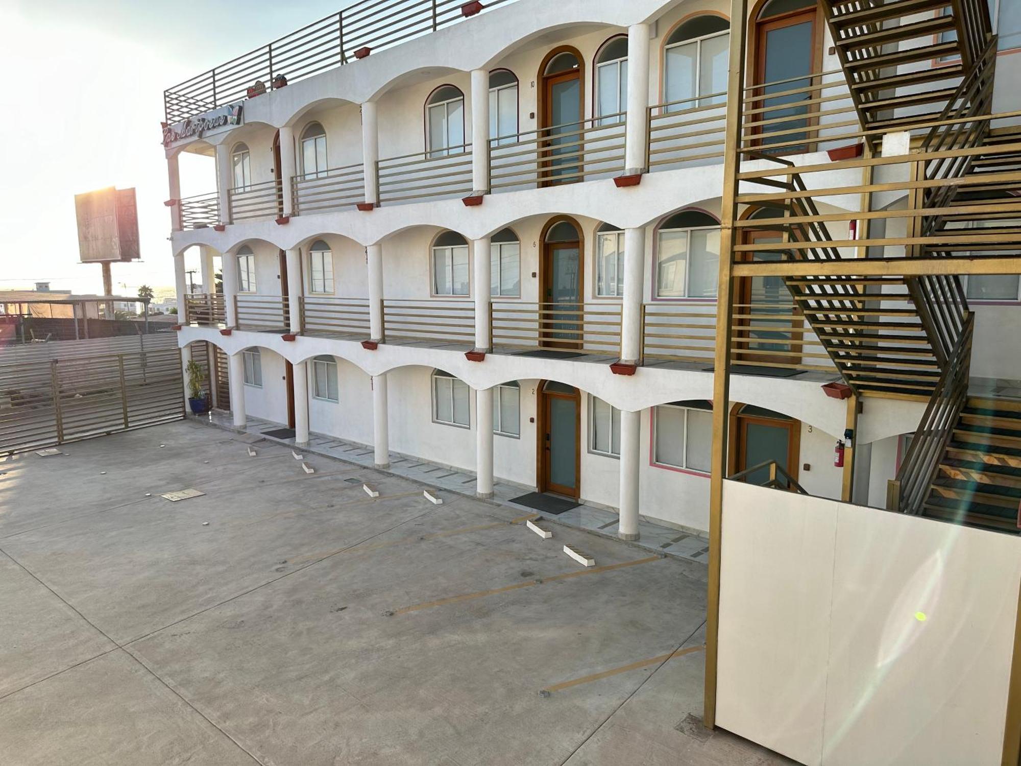 Las Mariposas Mini Suites Rosarito Exterior foto